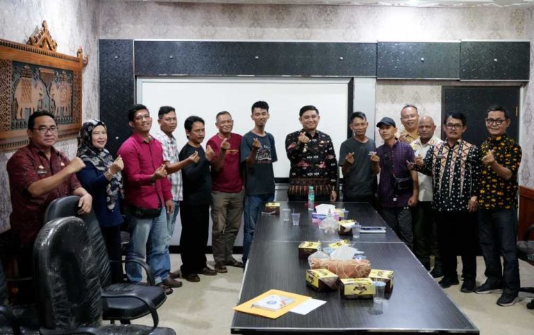 Advertorial : Wakil Wali Kota Metro Audensi Dengan PKL Lapser dan Masjid Taqwa