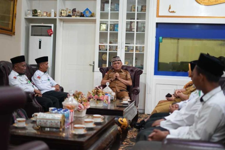 Advertorial : Bambang Lepas 3 Santri Ikuti MOKI Sulsel